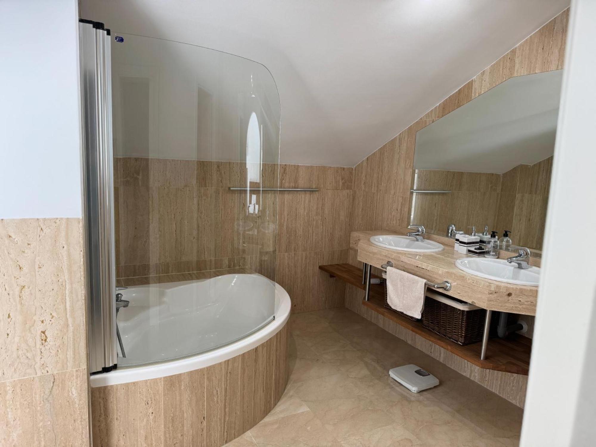 Piso-Lechuza Elviria Marbella 2 Apartment Ngoại thất bức ảnh